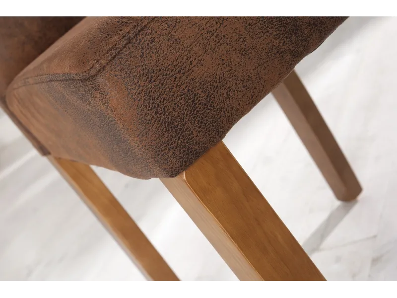 Ensemble de 4 chaises design en polyester