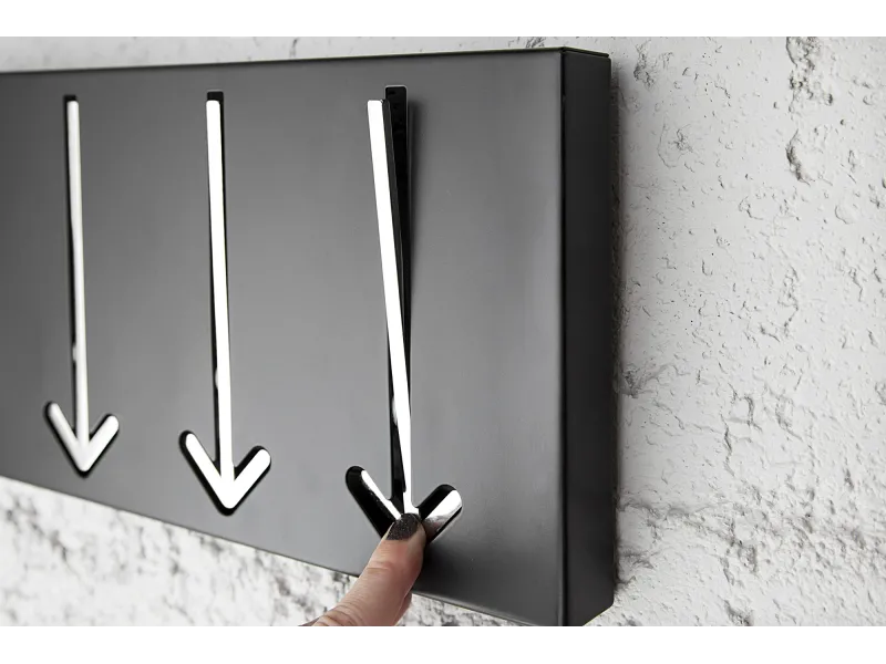 Porte-manteau avec 3 crochets flèches chromé