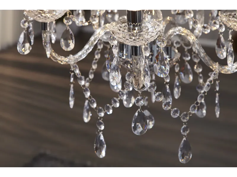 Lustre transparent suspendue avec 5 bougies