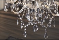 Lustre transparent suspendue  avec 5 bougies