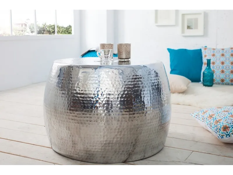 Table basse design en aluminium coloris argent