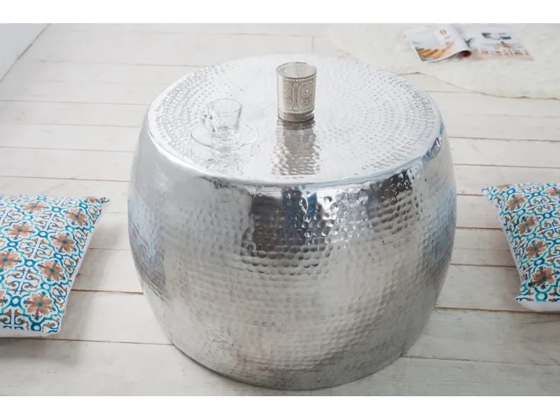 Table basse design en aluminium coloris argent