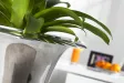 Vase design en aluminium de couleur argenté