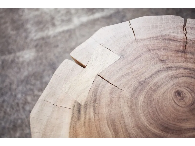 Table d'appoint en bois massif design industriel