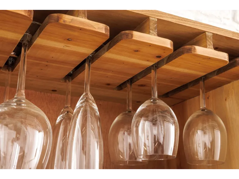 Armoire en bois massif sculpté scorpion coloris noir 141cm pas cher