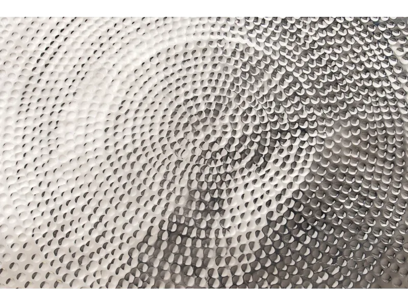 Table basse de 80 cm design oriental coloris argent