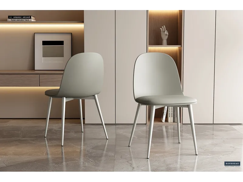 Chaise design en bois massif et simili cuir, coloris rouge Chaises ...