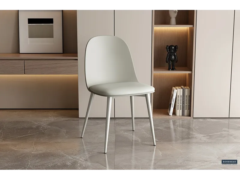 Chaise design en bois massif et simili cuir, coloris rouge Chaises ...