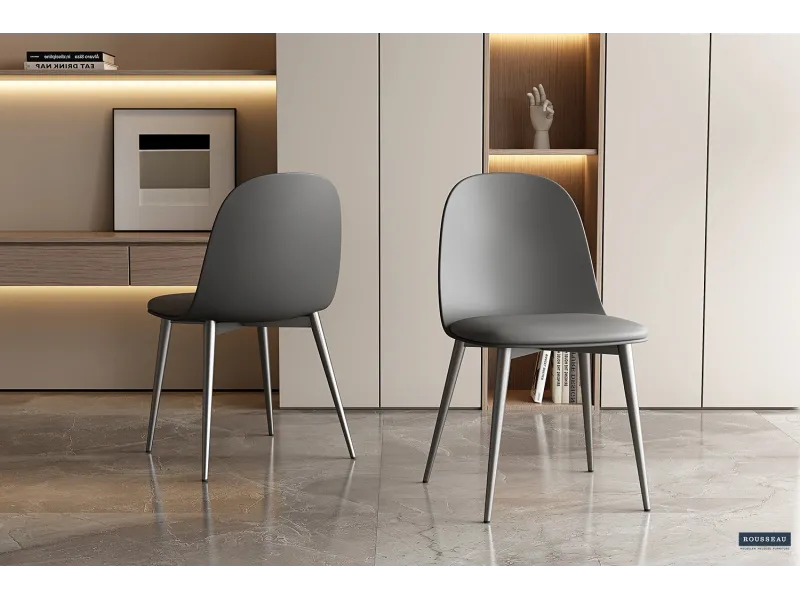 CHAISES 'JASMIN' ASSISE PP COUSSIN en simili cuir coloris Gris