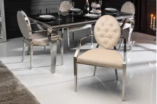 Chaise design baroque de salle à manger en velours coloris beige avec accoudoirs 2