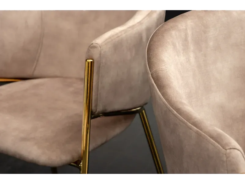 Chaise capitonnée revêtue en tissus bleu Chaises de salle à manger...