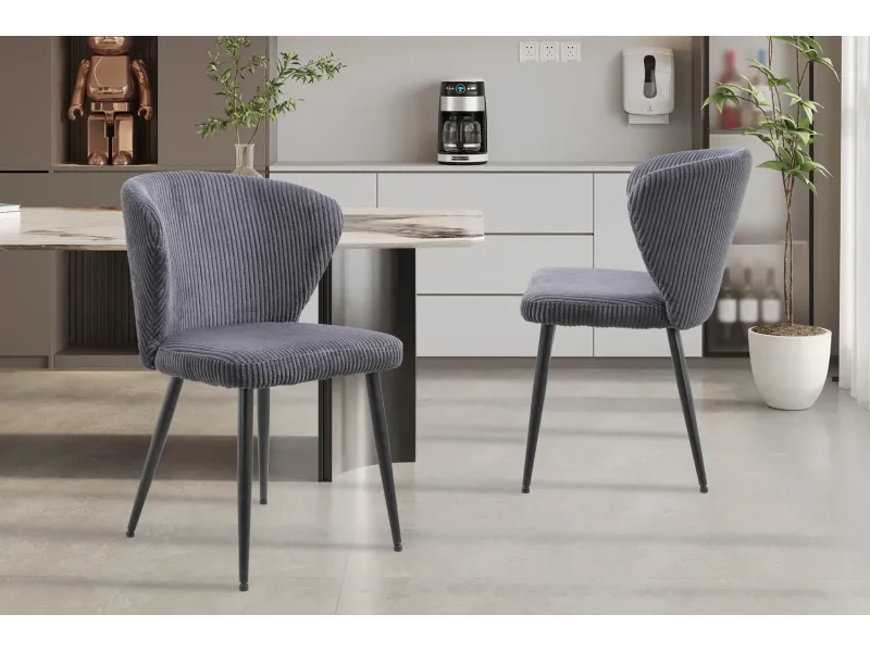 Chaise capitonnée revêtue en velours gris foncé Chaises de salle à manger...