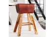 Tabouret design en bois massif et cuir marron