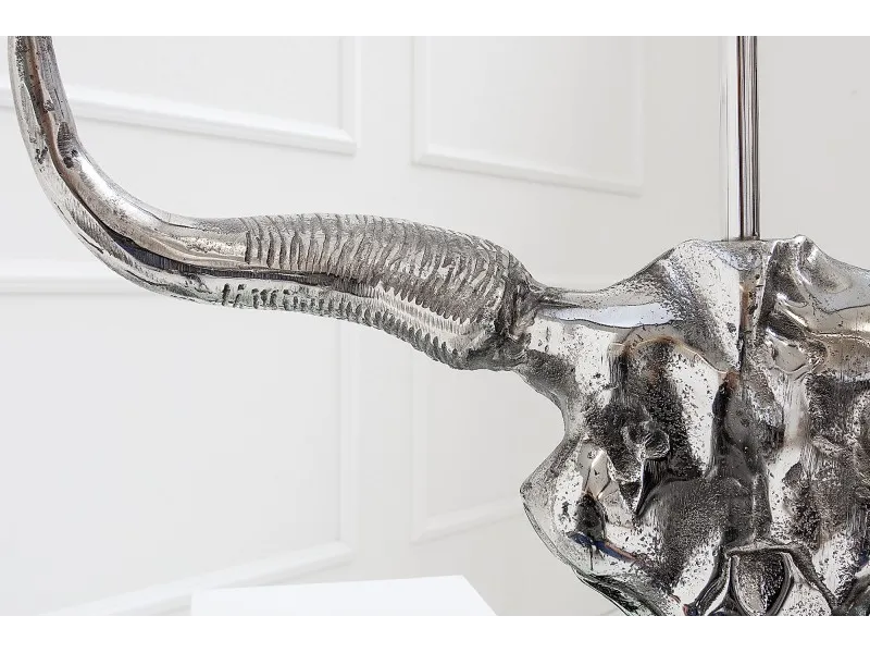 Lampe à poser design crâne de taureau coloris argenté et noir