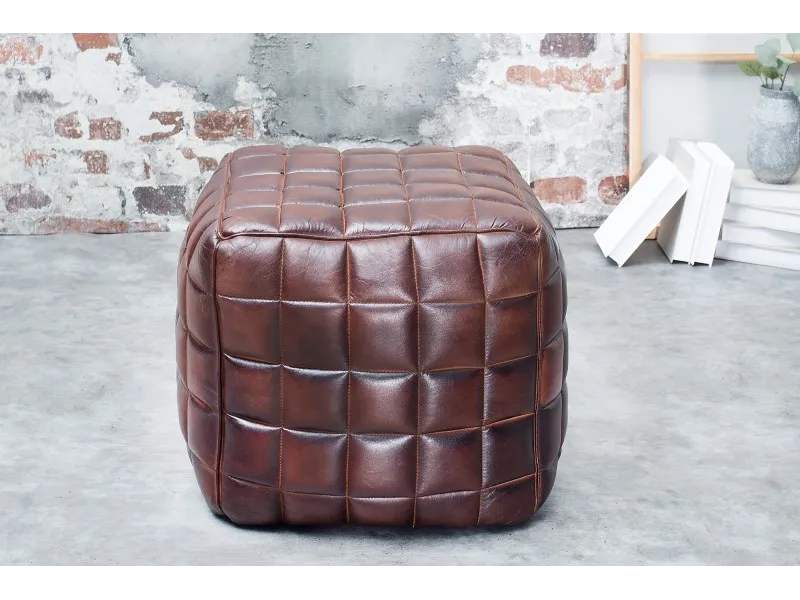 Pouf design rembourré en cuir de couleur marron