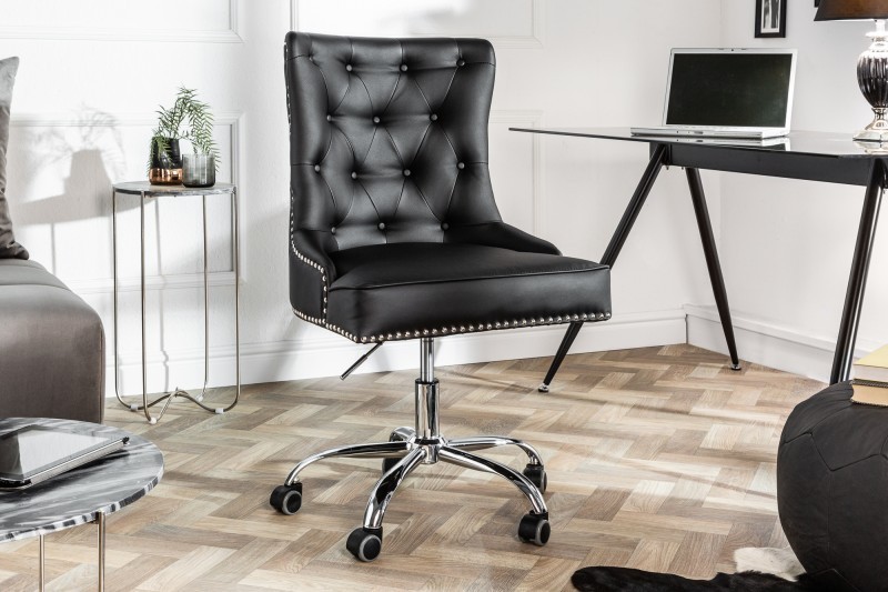 Chaise de bureau moderne en simili cuir de couleur noire avec roulettes