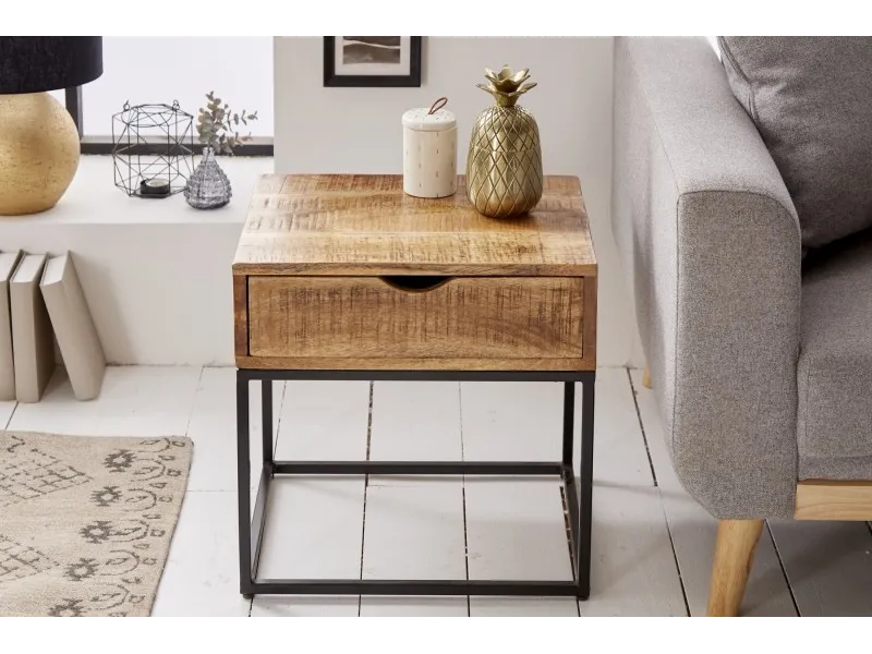 Table de chevet en bois massif style industriel 45cm