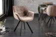 Chaise Rétro en velours coloris champagne avec piétement en métal