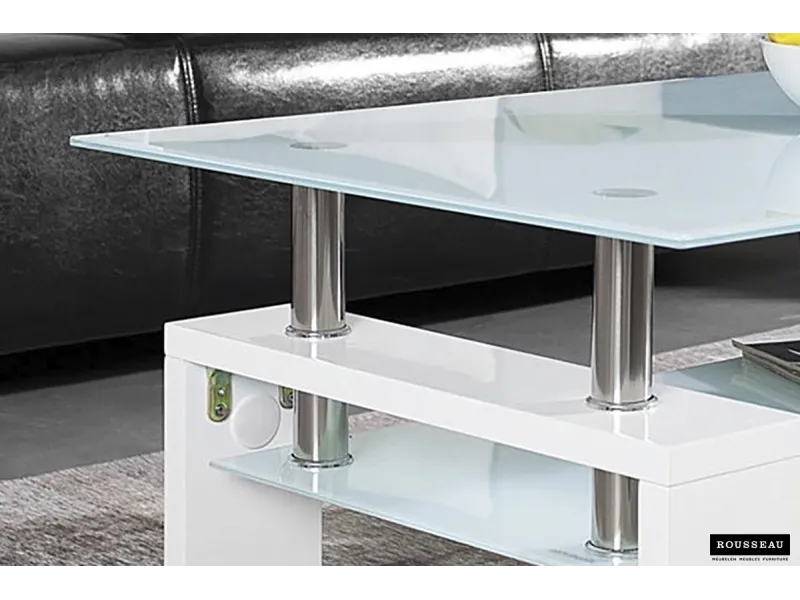 Table basse design coloris blanc laqué avec plateau en verre