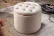 Pouf design baroque en velours coloris beige