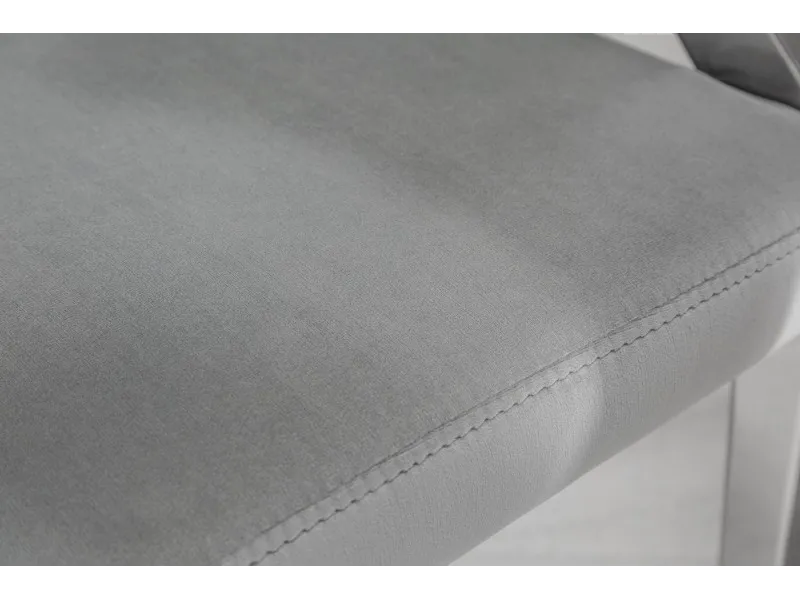 Lot de 2 chaises design baroque de salle à manger en velours coloris gris avec accoudoirs