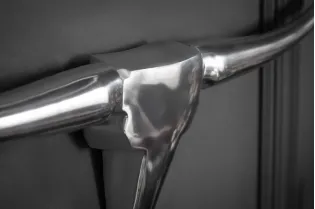 Trophée mural 100 cm en Tête de taureau teinté argent 2