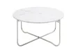 Table basse design en marbre coloris blanc avec piétement en métal argenté